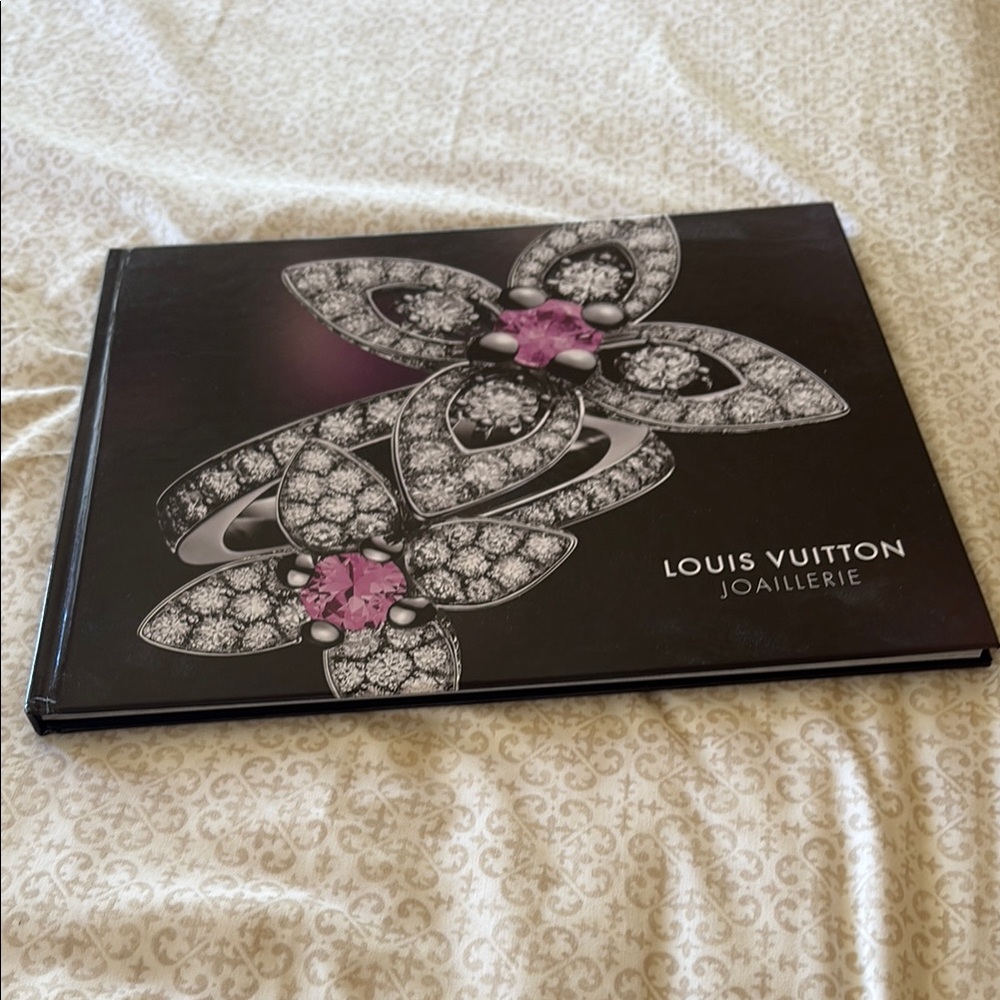 Louis Vuitton Joaillerie Black and Pink Hardback BOOK